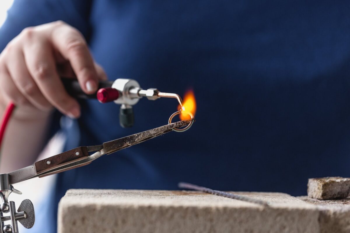 shaping-a-ring-with-fire